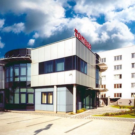 Gosciniec Tombor Aparthotel Katowice Exterior foto